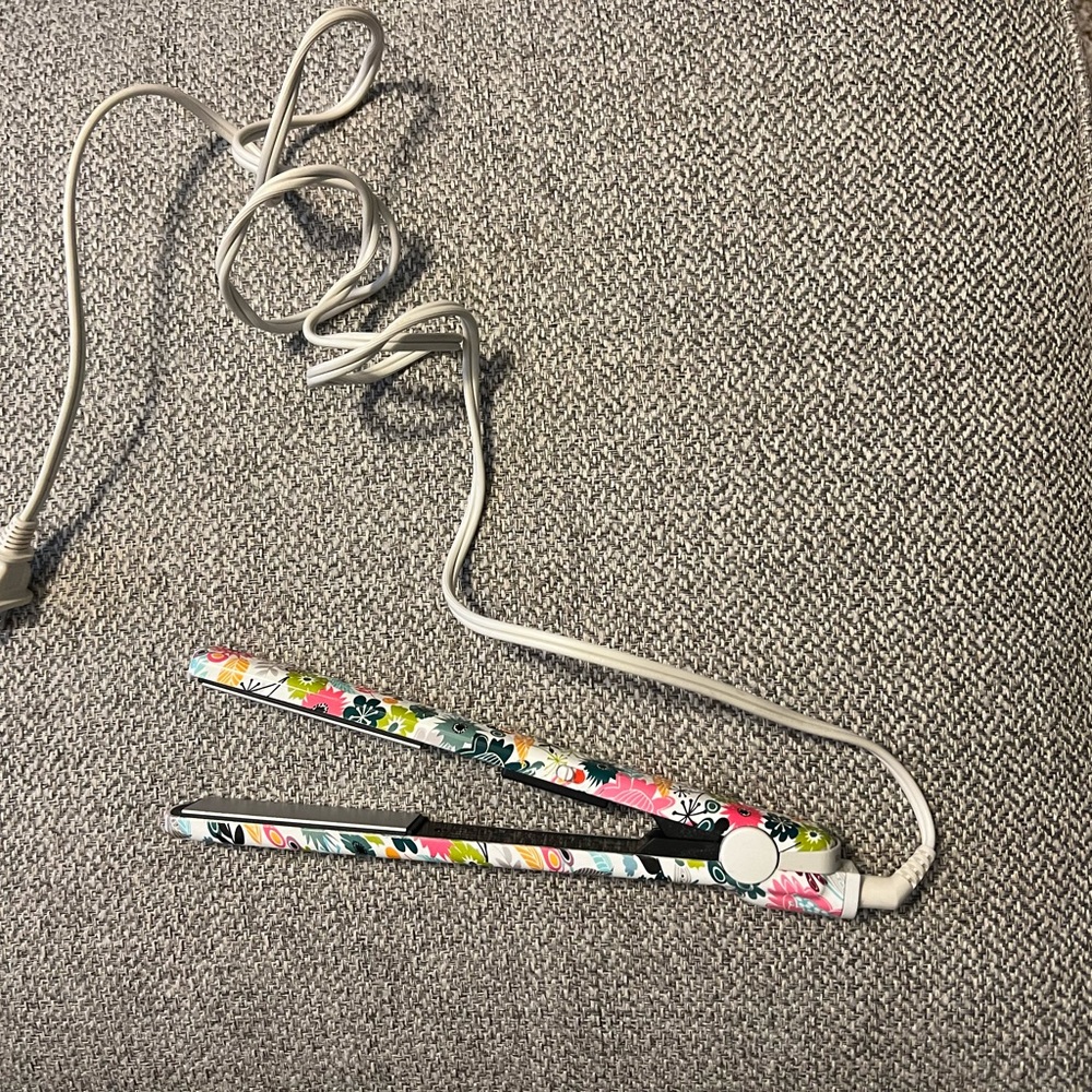 Remington hair straightener